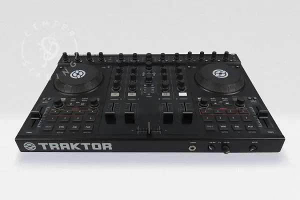 Native Instruments Traktor S4 MKI DJ Controller Black