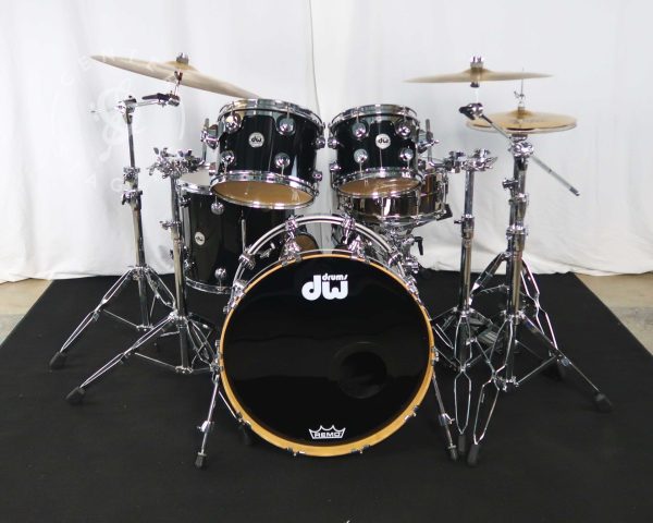 DW Maple Classics Gloss Black Drum Kit