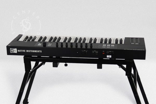 Native Instruments Komplete Kontrol S49 Controller Black MIDI Controller